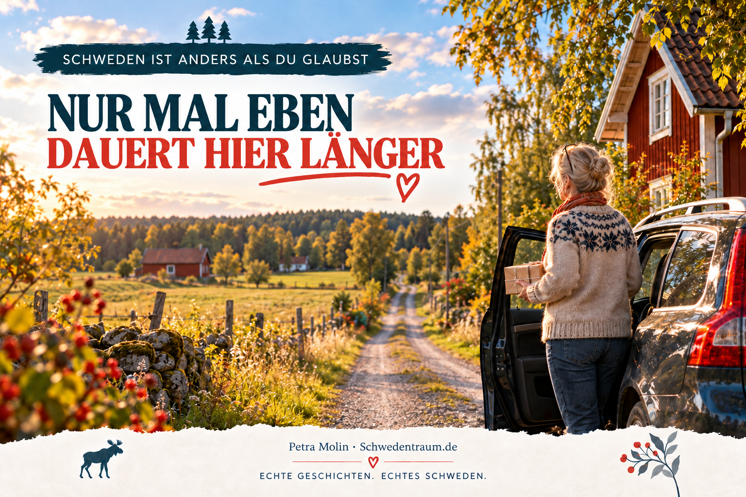 Eine Frau steht mit einem kleinen Paket an einem Auto vor einem roten Holzhaus. Hinter ihr führt ein langer Kiesweg durch Felder.